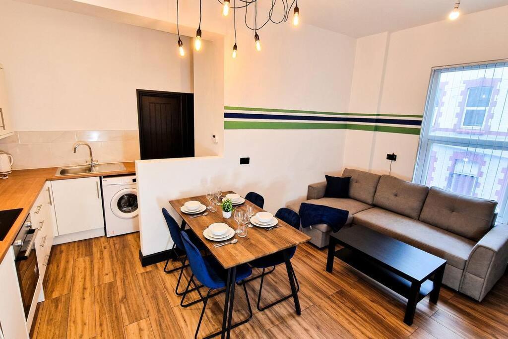 Beautiful Flat On Breck Road Lägenhet Liverpool Exteriör bild